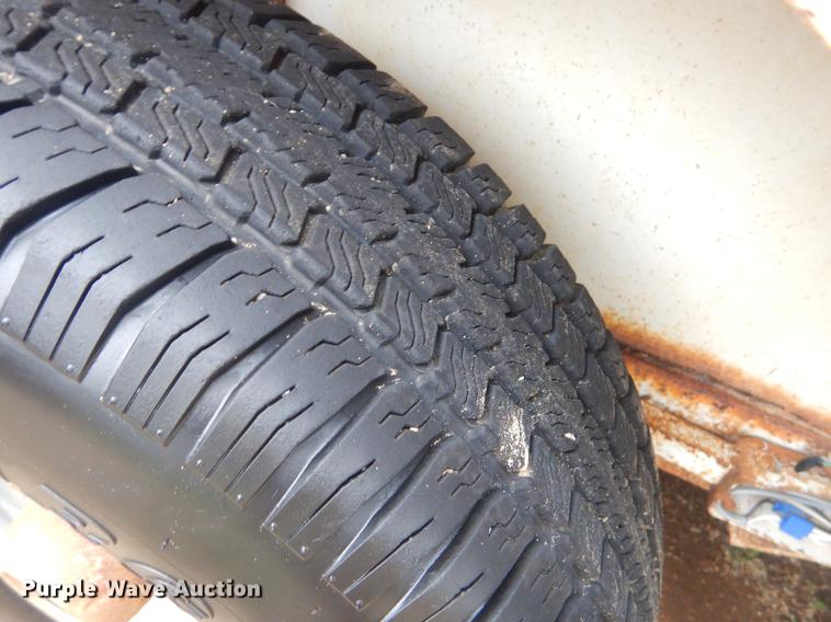 image for item EZ9807 2006 Cm Trailers livestock trailer