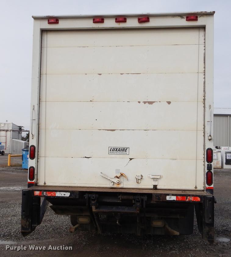 image for item EZ9814 2005 GMC W4500 box truck