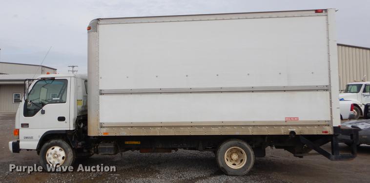 image for item EZ9814 2005 GMC W4500 box truck