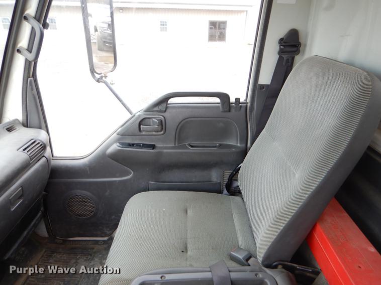 image for item EZ9814 2005 GMC W4500 box truck