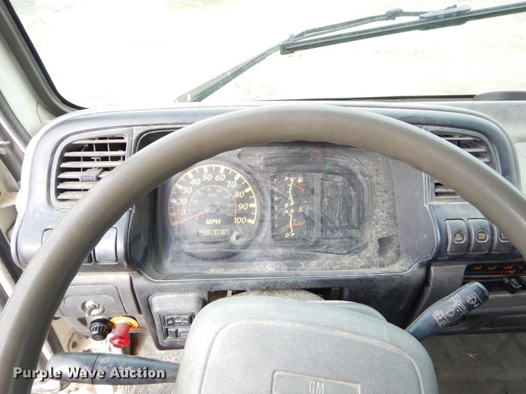 image for item EZ9814 2005 GMC W4500 box truck