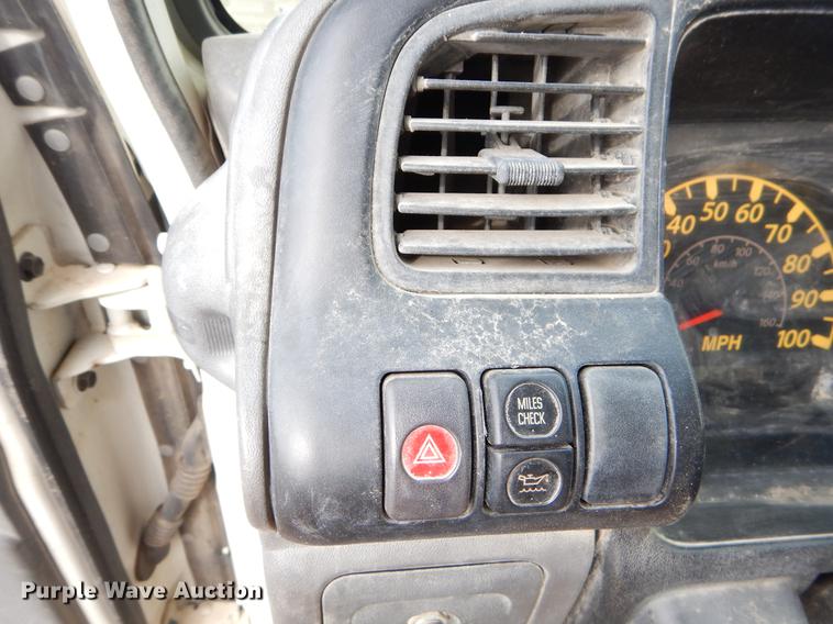 image for item EZ9814 2005 GMC W4500 box truck