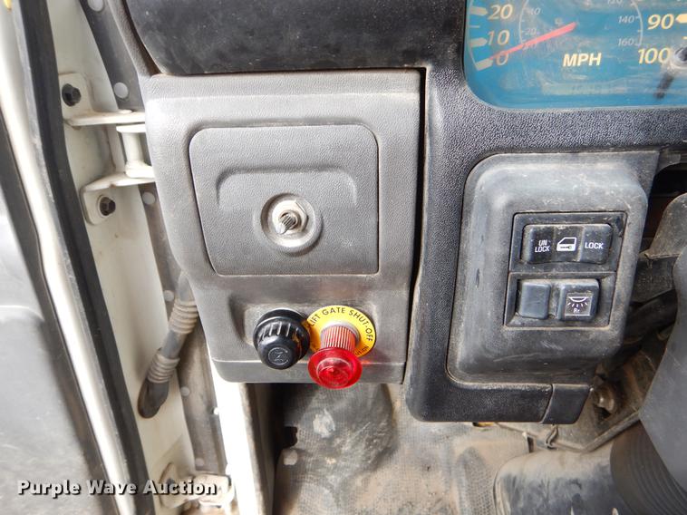 image for item EZ9814 2005 GMC W4500 box truck