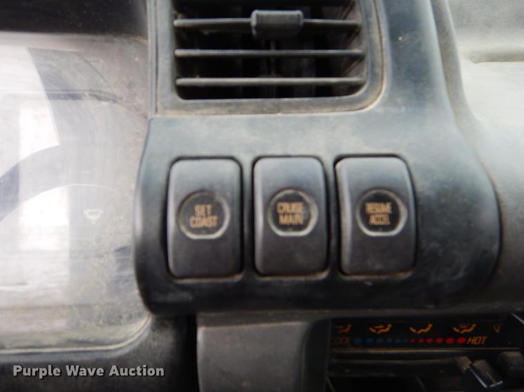 image for item EZ9814 2005 GMC W4500 box truck