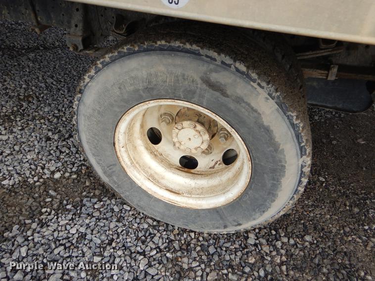 image for item EZ9814 2005 GMC W4500 box truck