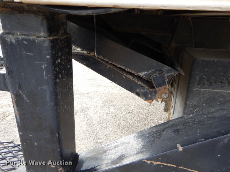 image for item EZ9814 2005 GMC W4500 box truck