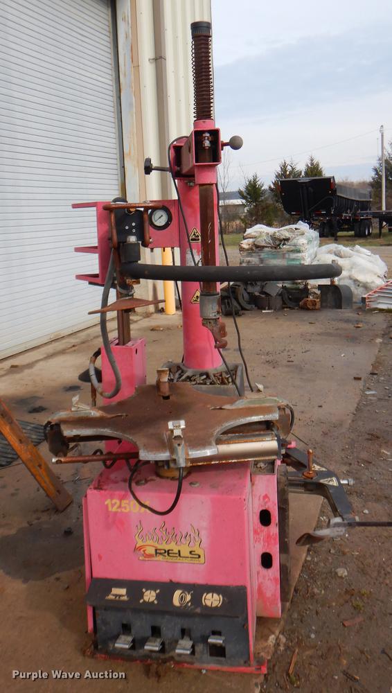 image for item EZ9818 Tire and balance machines