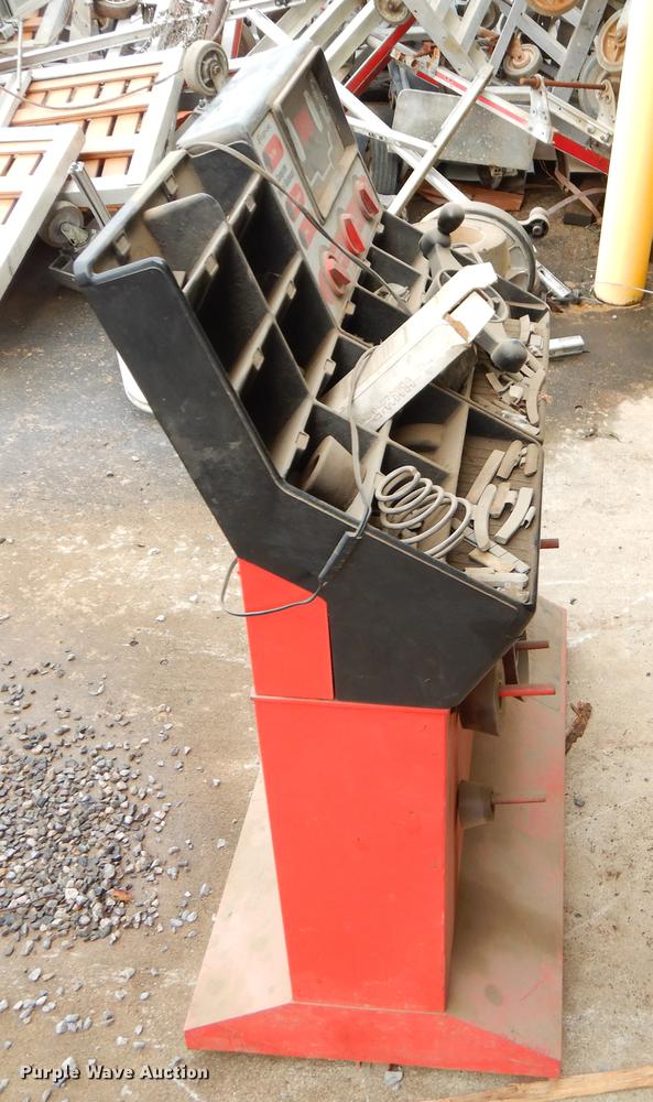 image for item EZ9818 Tire and balance machines