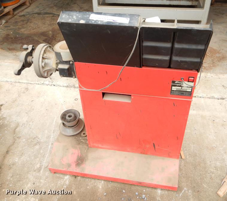 image for item EZ9818 Tire and balance machines