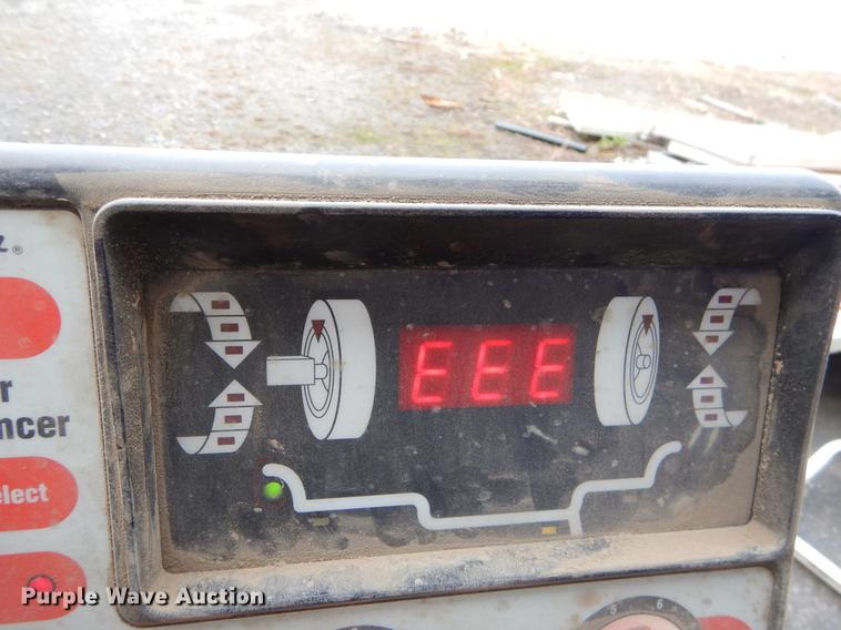 image for item EZ9818 Tire and balance machines