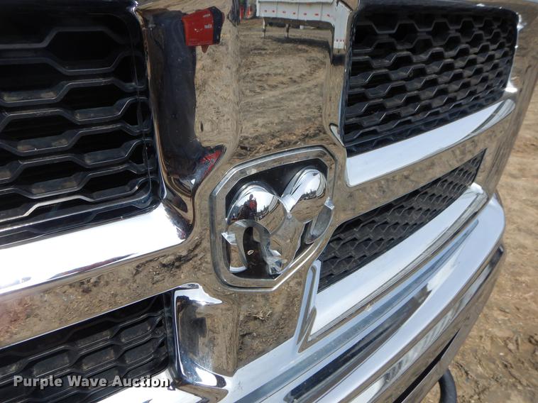 image for item EZ9823 2013 Dodge Ram 5500 Crew Cab utility truck