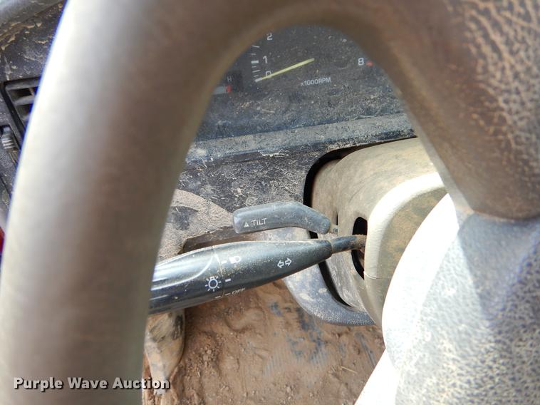 image for item EZ9828 1994 Toyota Tacoma XtraCab flatbed pickup truck