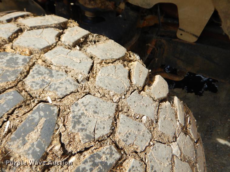 image for item EZ9828 1994 Toyota Tacoma XtraCab flatbed pickup truck