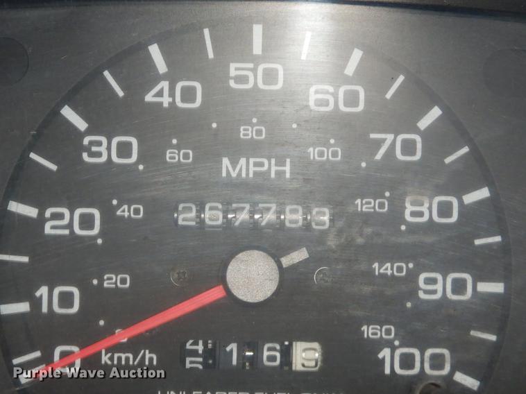 image for item EZ9833 1995 Nissan Pathfinder SUV