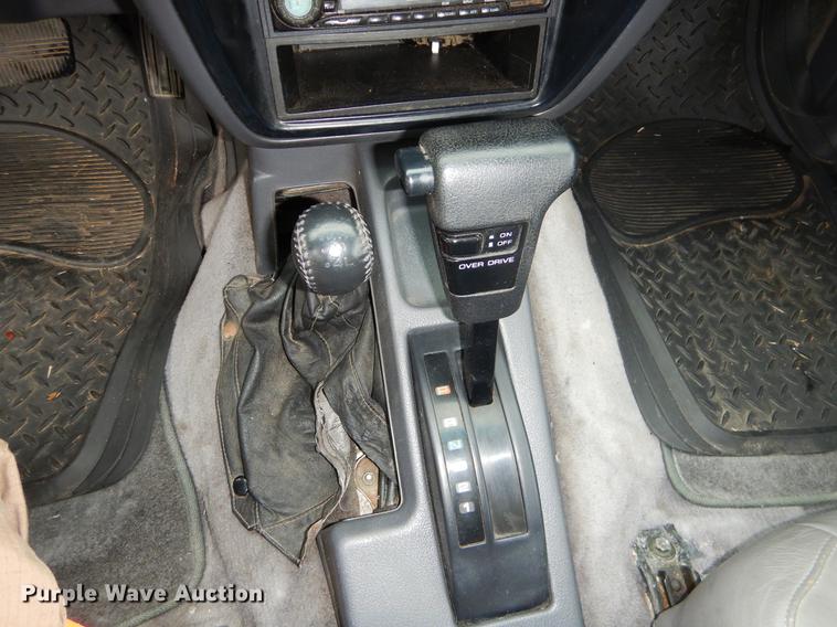 image for item EZ9833 1995 Nissan Pathfinder SUV