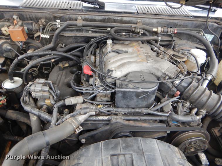 image for item EZ9833 1995 Nissan Pathfinder SUV