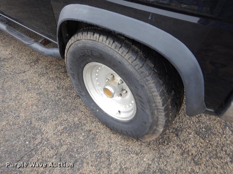 image for item EZ9833 1995 Nissan Pathfinder SUV