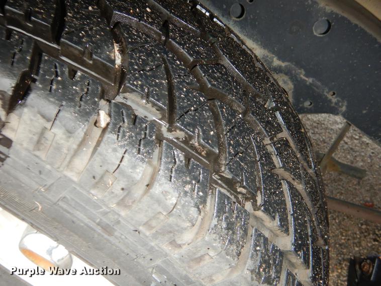 image for item EZ9833 1995 Nissan Pathfinder SUV