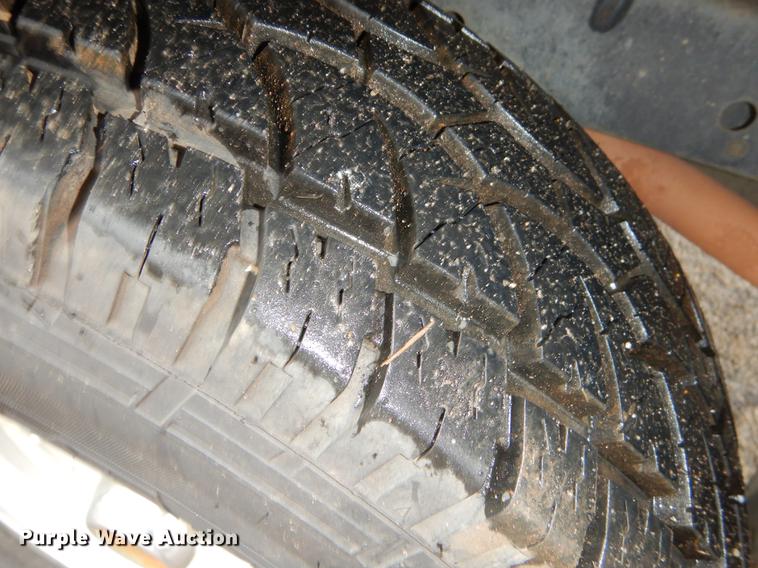 image for item EZ9833 1995 Nissan Pathfinder SUV