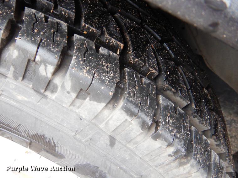 image for item EZ9833 1995 Nissan Pathfinder SUV