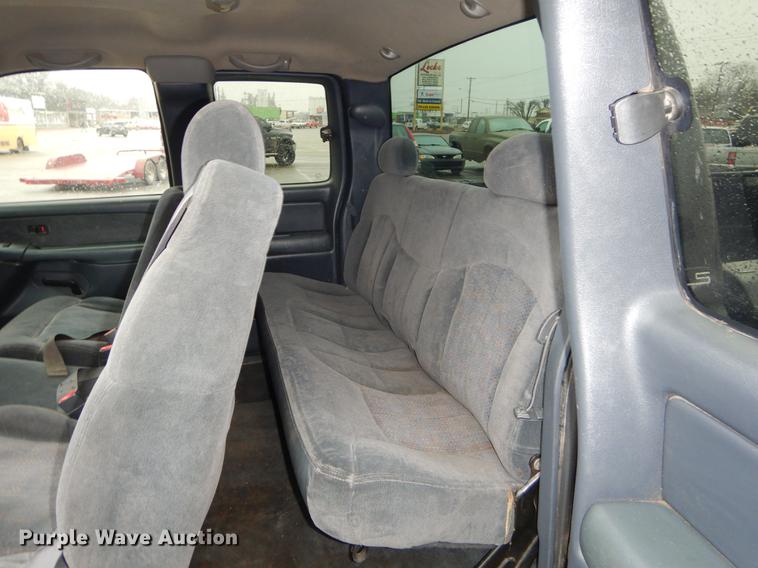 image for item EZ9834 2001 Chevrolet Silverado 1500 Ext. Cab pickup truck