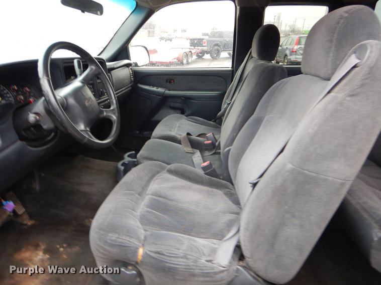 image for item EZ9834 2001 Chevrolet Silverado 1500 Ext. Cab pickup truck