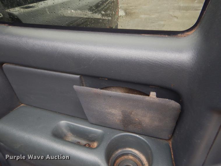 image for item EZ9834 2001 Chevrolet Silverado 1500 Ext. Cab pickup truck