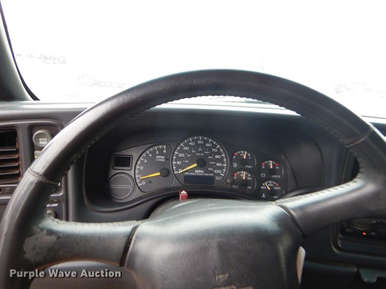 image for item EZ9834 2001 Chevrolet Silverado 1500 Ext. Cab pickup truck