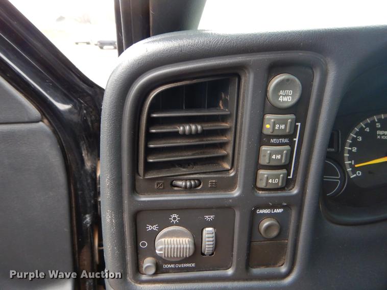 image for item EZ9834 2001 Chevrolet Silverado 1500 Ext. Cab pickup truck