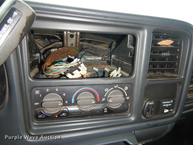 image for item EZ9834 2001 Chevrolet Silverado 1500 Ext. Cab pickup truck