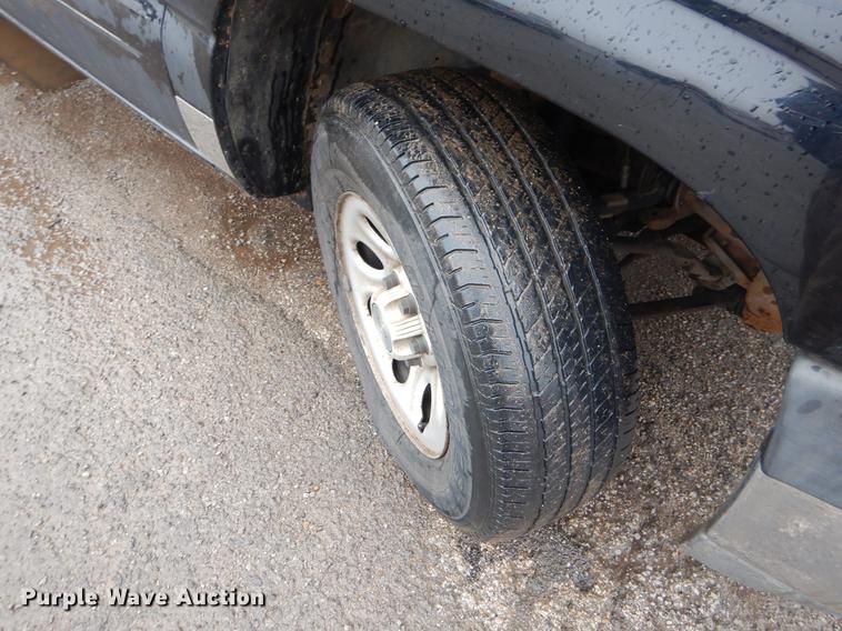 image for item EZ9834 2001 Chevrolet Silverado 1500 Ext. Cab pickup truck