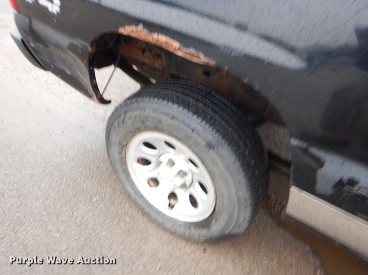 image for item EZ9834 2001 Chevrolet Silverado 1500 Ext. Cab pickup truck