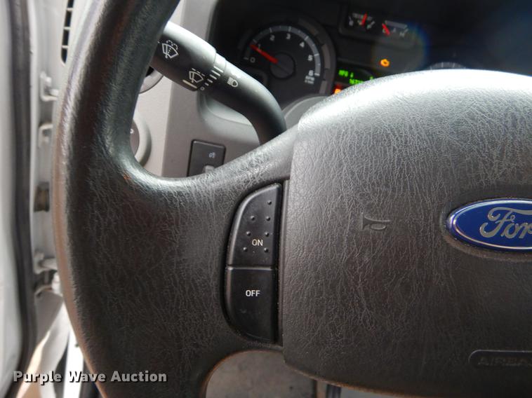 image for item EZ9837 2009 Ford Econoline E450 shuttle bus