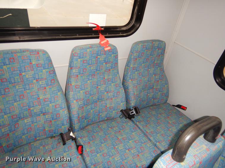 image for item EZ9837 2009 Ford Econoline E450 shuttle bus