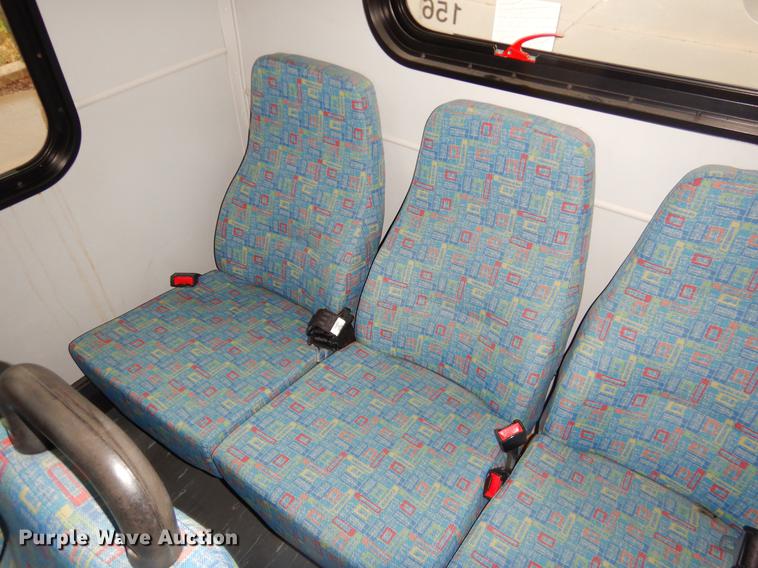 image for item EZ9837 2009 Ford Econoline E450 shuttle bus