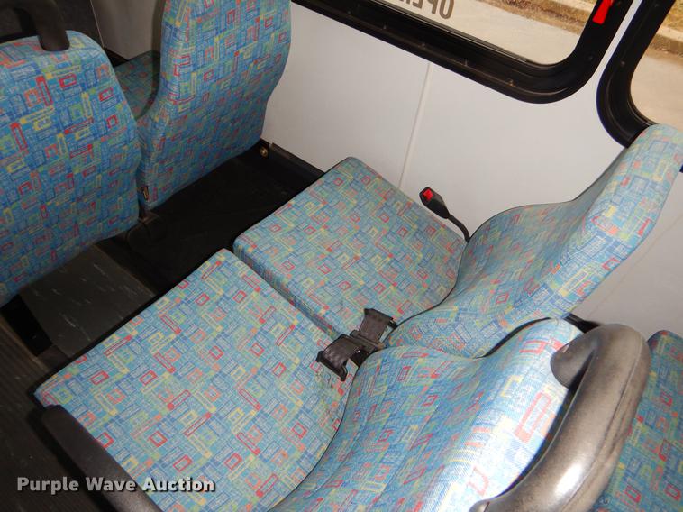 image for item EZ9837 2009 Ford Econoline E450 shuttle bus