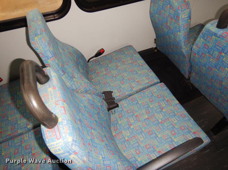 image for item EZ9837 2009 Ford Econoline E450 shuttle bus