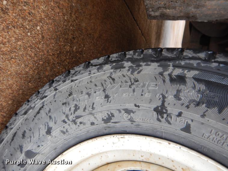 image for item EZ9837 2009 Ford Econoline E450 shuttle bus