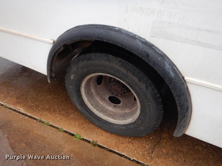 image for item EZ9837 2009 Ford Econoline E450 shuttle bus