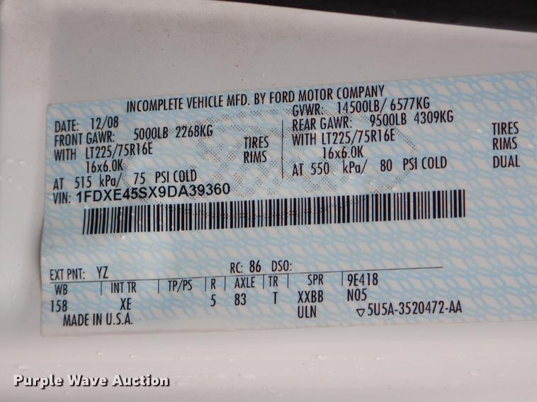 image for item EZ9837 2009 Ford Econoline E450 shuttle bus