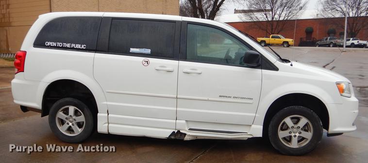 image for item EZ9838 2011 Dodge Grand Caravan Express handicap accessible van