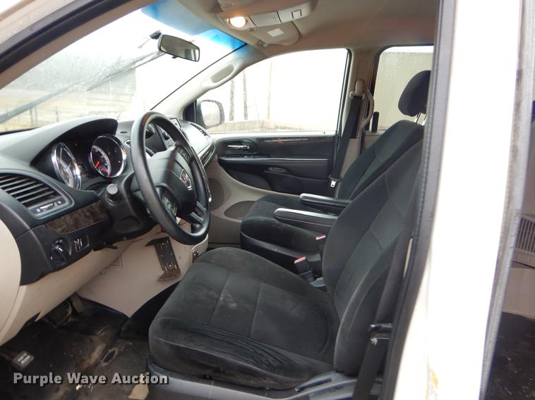 image for item EZ9838 2011 Dodge Grand Caravan Express handicap accessible van