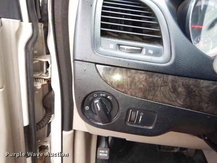 image for item EZ9838 2011 Dodge Grand Caravan Express handicap accessible van