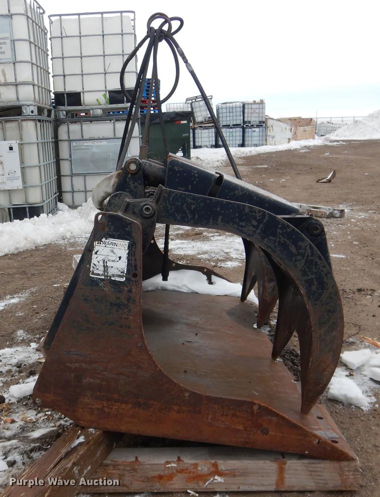 image for item FA9269 Skid steer grapple bucket