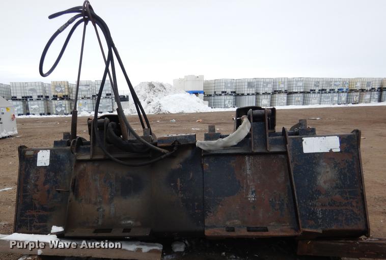 image for item FA9269 Skid steer grapple bucket