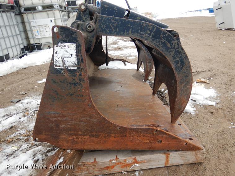 image for item FA9269 Skid steer grapple bucket