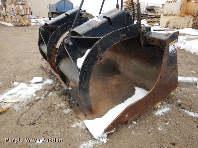 image for item FA9269 Skid steer grapple bucket