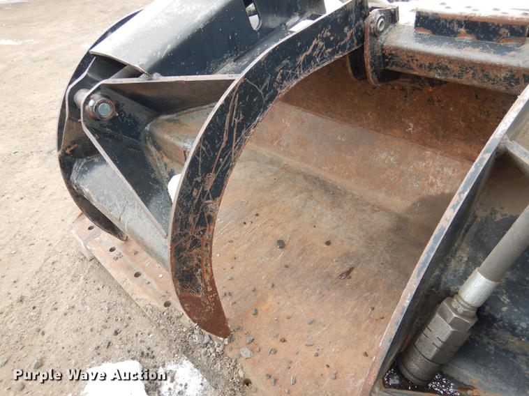 image for item FA9269 Skid steer grapple bucket
