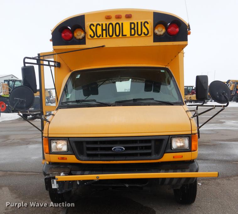 image for item FA9270 2004 Ford E450 school bus