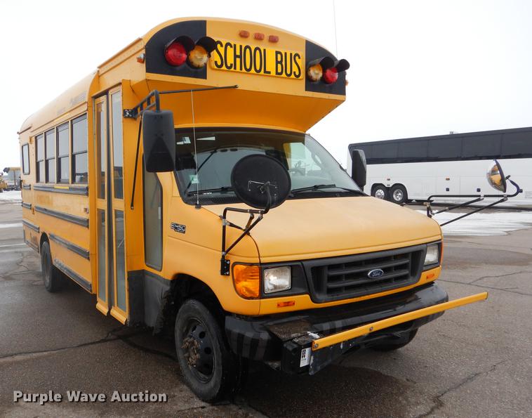 image for item FA9270 2004 Ford E450 school bus